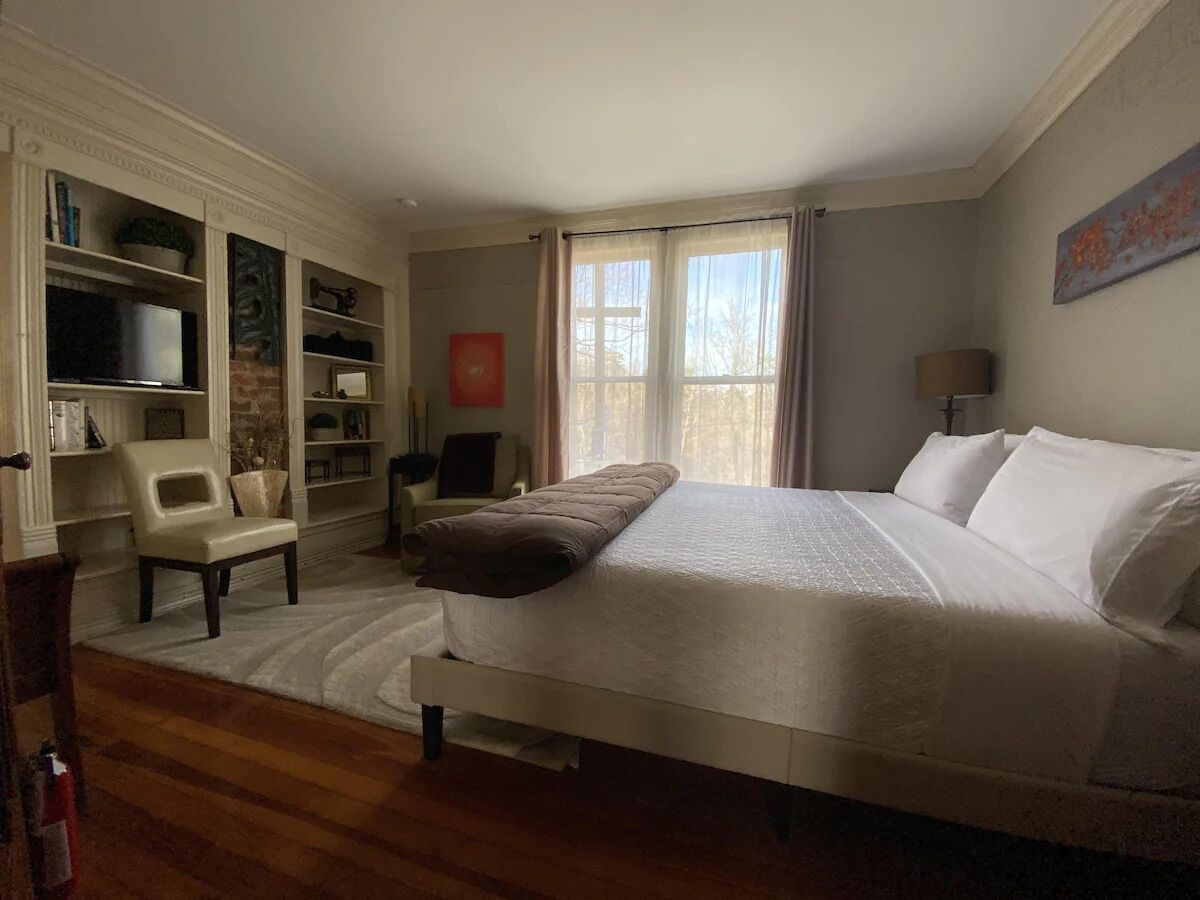 Eureka's Finest Zen Apartment