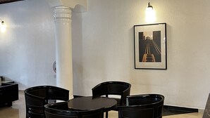 Leilighet | Spiseområde på rommet