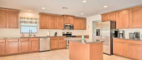 Fridge, microwave, stovetop, dishwasher