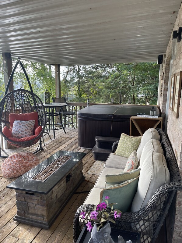 Terrace/patio - Luxury private suite hot tub & game room w/ full kit, King Bed (Knoxville)
