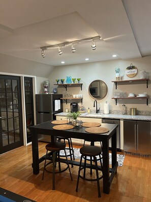 Dining - Luxury private suite hot tub & game room w/ full kit, King Bed (Knoxville)