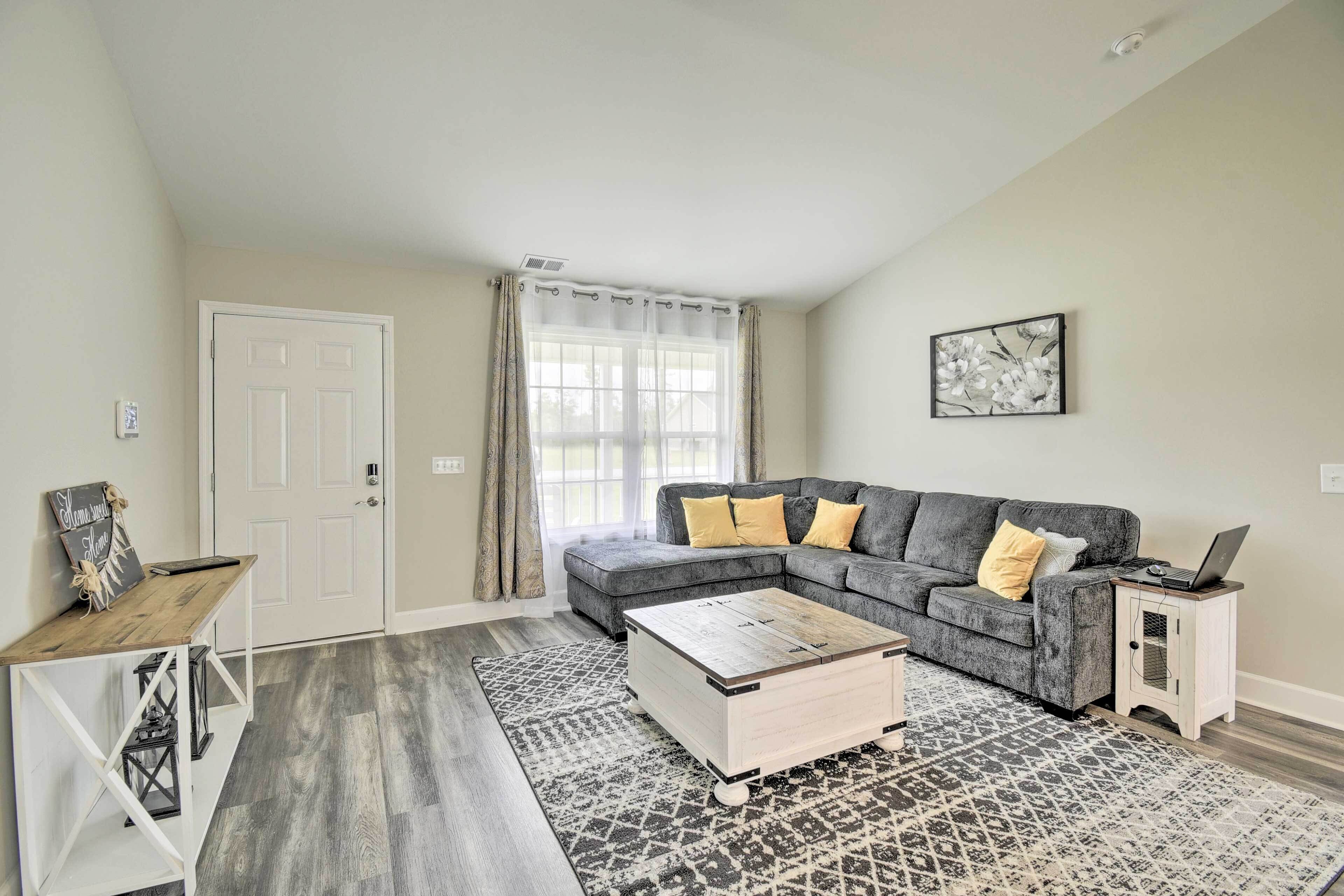 Newly-Updated Loris Home w/ Big Private Yard!