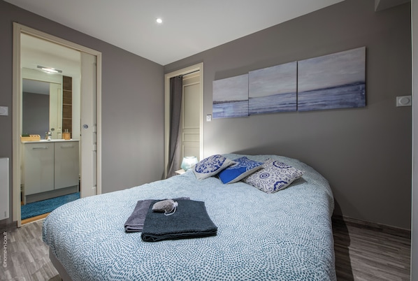 1 bedroom, iron/ironing board, free WiFi, bed sheets - My T2 cocoon at the water's'edge in moret sur loing (Moret-Loing-et-Orvanne)