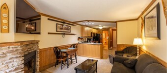 Shamrock 74 - Ski-In/Out Townhome!