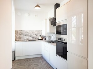 Lave-vaisselle, congélateur