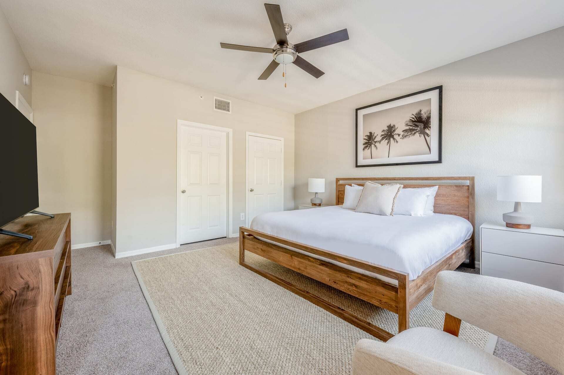 Kasa | Family Friendly 3BD + Private Balcony | Wellington