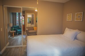 1 chambre, fer et planche à repasser, lit parapluie, Wi-Fi gratuit