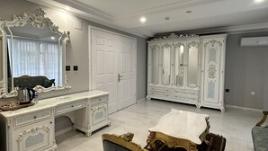 Sábanas de algodón egipcio, ropa de cama de alta calidad y minibar 