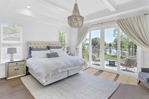 4 dormitoris, planxa i posts de planxar, wifi gratuïta i roba de llit