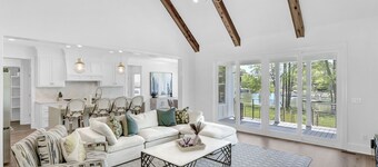 Custom built lake house on Lake Murray with New pool and hot tub!!