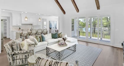 Custom built lake house on Lake Murray with New pool and hot tub!!