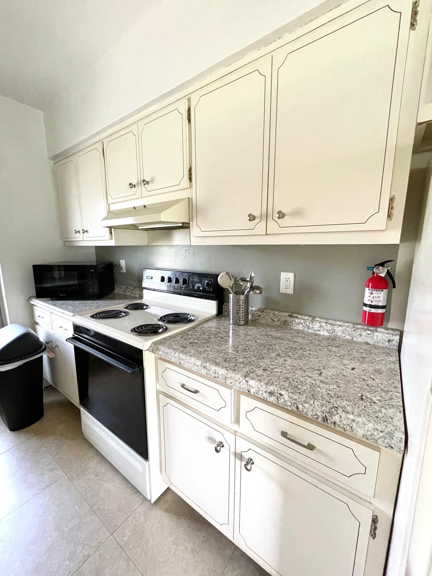 A-Fresh Beachy & Spacious getaway 1 mile to OCEAN!