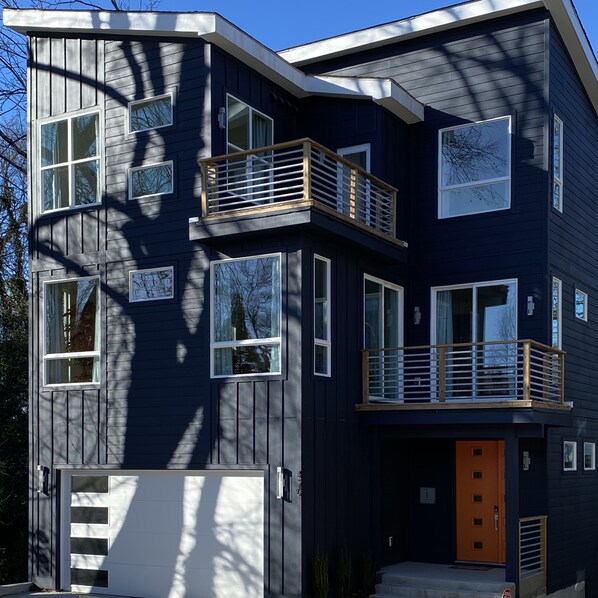 Exterior detail - City Views, Walk to BOA Stadium & City (Charlotte)