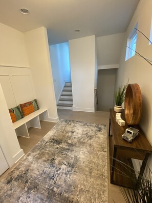 Interior - City Views, Walk to BOA Stadium & City (Charlotte)