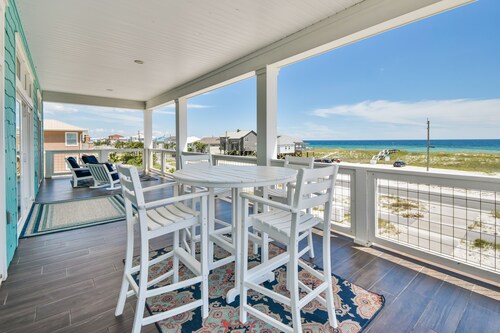 Seas the Day-Gulf View Private Pool Home Across the Street from the Beach