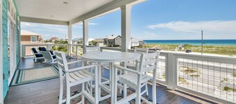 Seas the Day-Gulf View Private Pool Home Across the Street from the Beach
