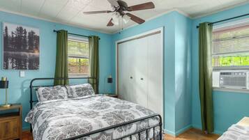 3 室のベッドルーム、アイロン / アイロン台、WiFi、ベッドシーツ