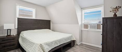 2 bedrooms, desk, iron/ironing board, free WiFi