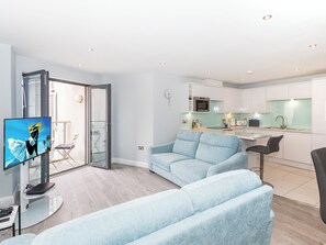 Living area - 2 bedroom accommodation in Newquay (Newquay)