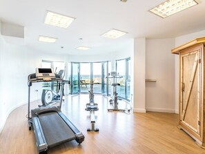 Fitness facility - 2 bedroom accommodation in Newquay (Newquay)