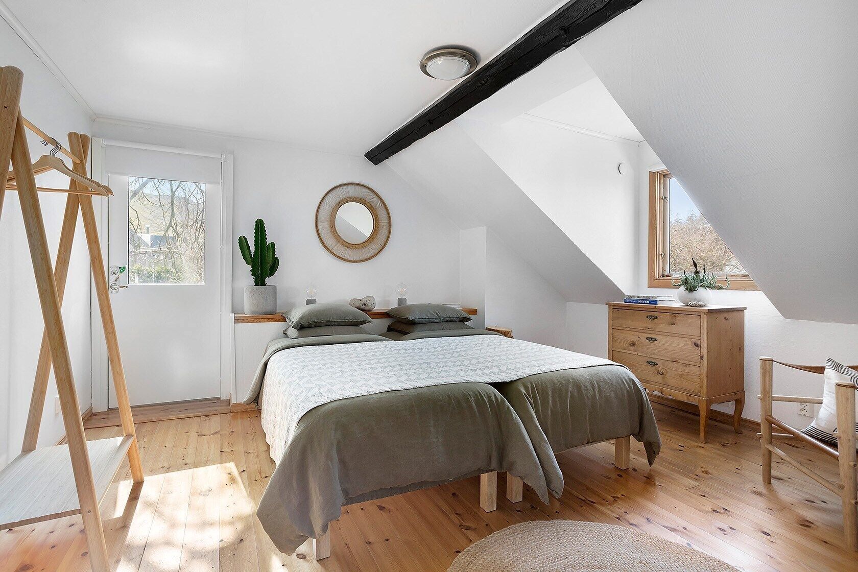 1 habitación y espacio para trabajar con laptop 