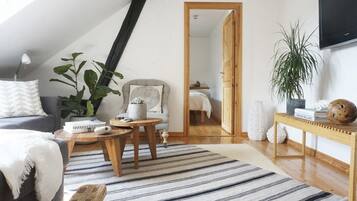 Departamento (3) | Área de sala de estar | Televisión de pantalla plana de 30 pulgadas con canales digitales