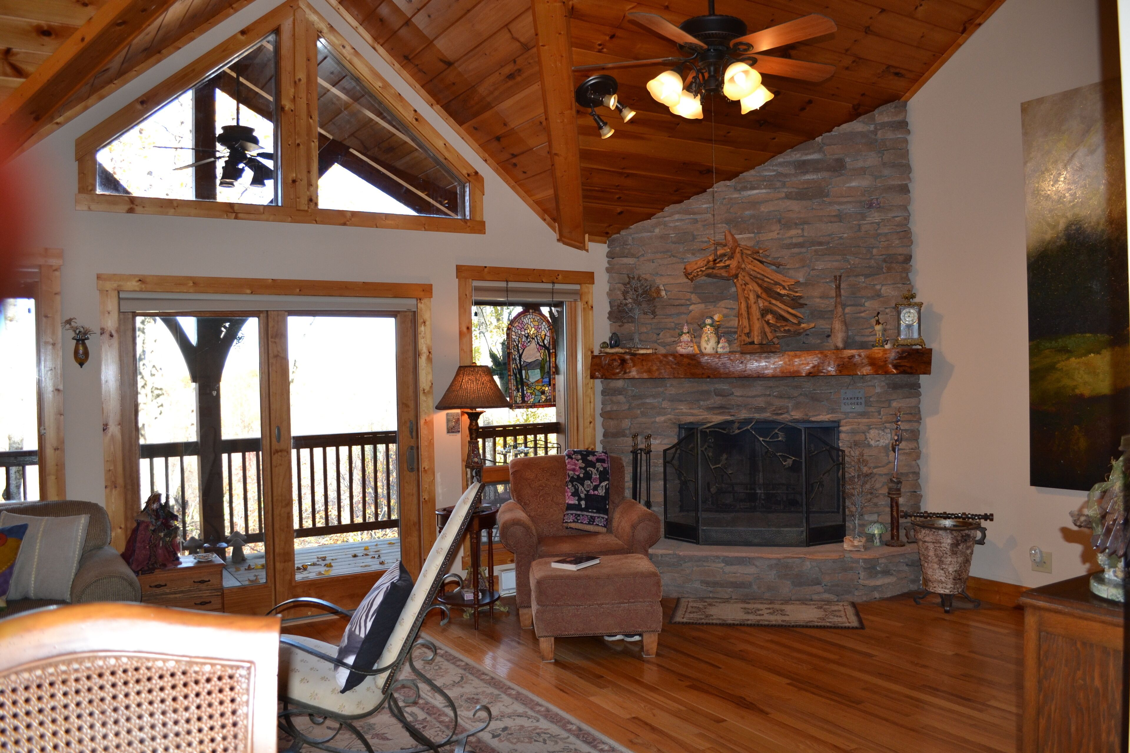 Mountain Dream Home - 2 fireplaces, 5 min. from Ski Area Great Room, Family Room