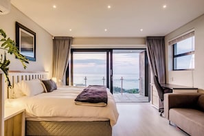 7 bedrooms, desk, iron/ironing board, WiFi