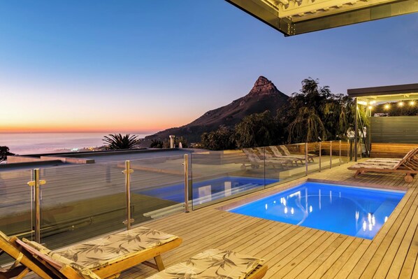 Pool - Perfect Family Holiday Villa in Camps Bay (Spindrift) (Cape Town)