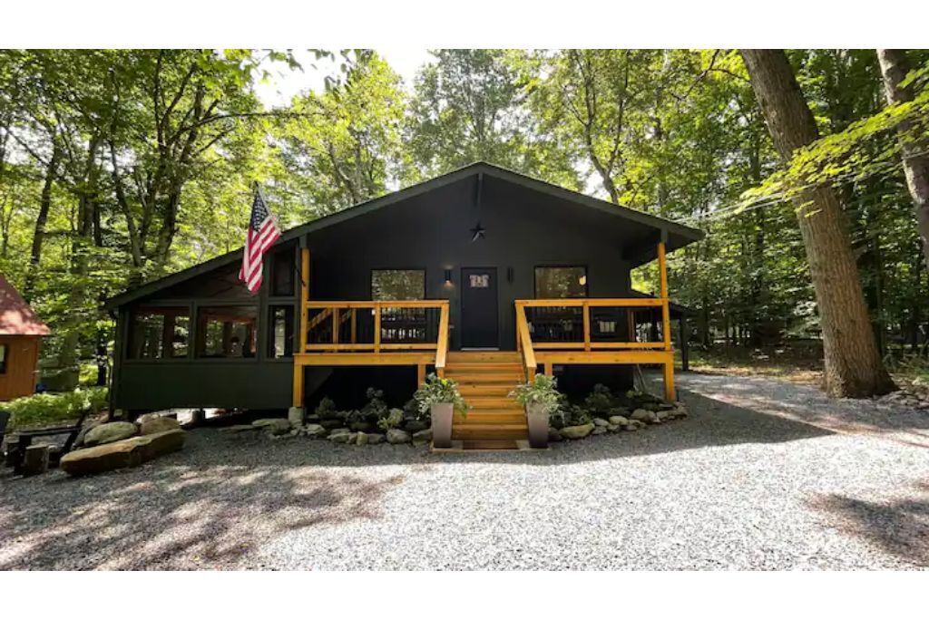 Saturdays Cabin, Hot Tub, Hammock, Gas Firepit