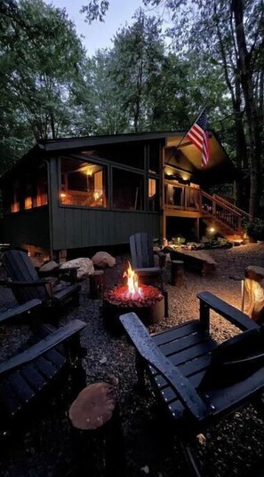 Property grounds - Saturdays Cabin, Hot Tub, Hammock, Gas Firepit (pocono lake)