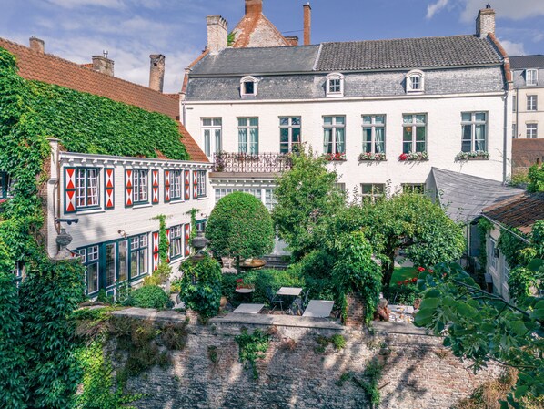 Fachada de la propiedad