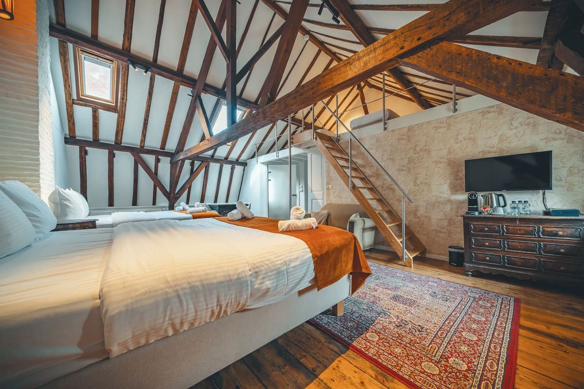 Deluxe Room, Multiple Beds | 1 bedroom, Frette Italian sheets, premium bedding, Select Comfort beds