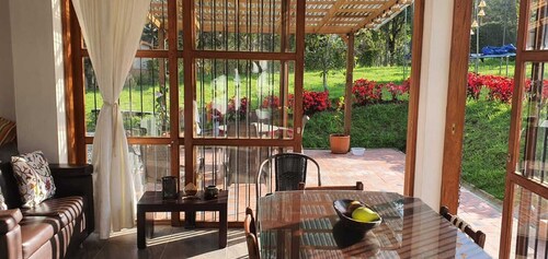 Acogedora Casa de Campo en Santa Elena