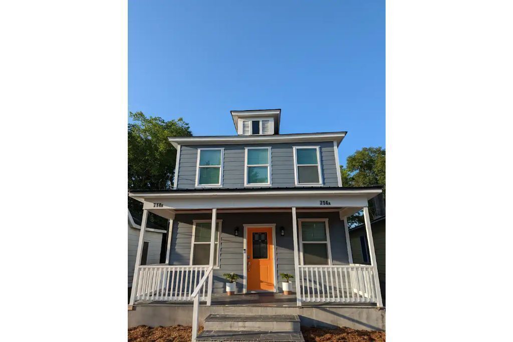 Wonderful Downtown Cottage - Big Backyard - Pet Friendly!