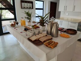 Free daily full breakfast