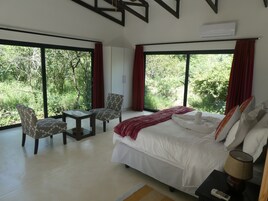 Memory foam beds, iron/ironing board, free WiFi