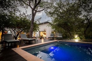 Outdoor pool - Gem in the bush lodge (Hoedspruit)