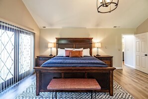 3 bedrooms, desk, iron/ironing board, free WiFi