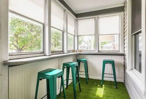 Dining - Pet-Friendly 3BR/2BA Oasis in Fountain Square (Indianapolis)