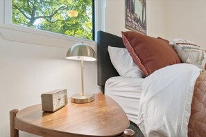 4 Schlafzimmer, Schreibtisch, Bügeleisen/Bügelbrett, Reisekinderbett