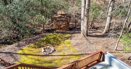 Settin' on the Creek - Let Your Cares Drift Away!