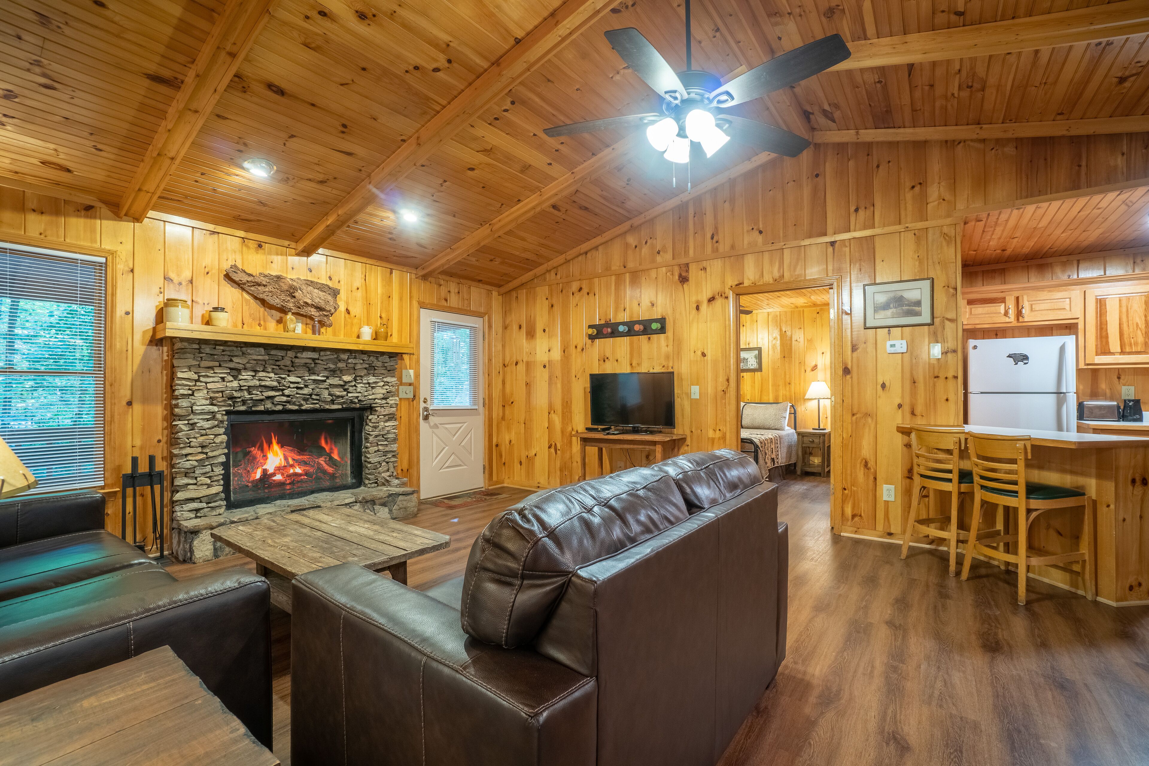 Settin' on the Creek - Let Your Cares Drift Away!