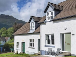 Exterior - Beechwood is a fantastic retreat set in the beautiful village of Arrochar. (Arrochar)