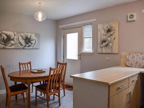 Dining - Beechwood is a fantastic retreat set in the beautiful village of Arrochar. (Arrochar)