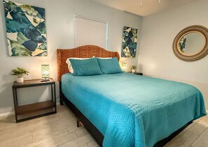 3 bedrooms, desk, iron/ironing board, travel crib