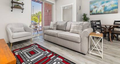 *NEW* Amazing First Floor Condo Near Downtown TC