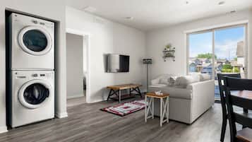 TV a schermo piatto, servizi in streaming, studio