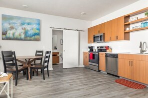 Fridge, microwave, oven, stovetop - 1st Floor Condo 1.5 Mi to DT TC w/ 2 Ensuite BRs (Traverse City)