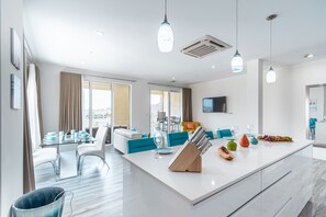 Dining - Cove 203 (Noord)